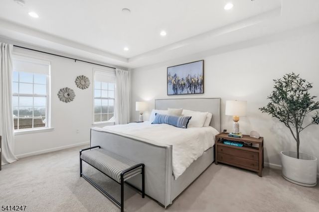 35 Aspen Dr, Cedar Grove Twp., NJ 07009