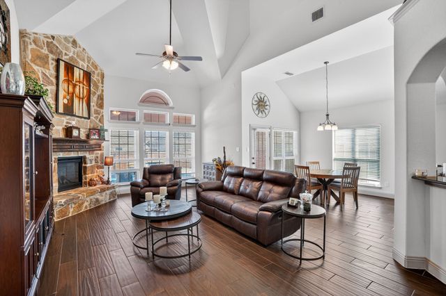 6500 Belhaven Drive, Fort Worth, TX 76123