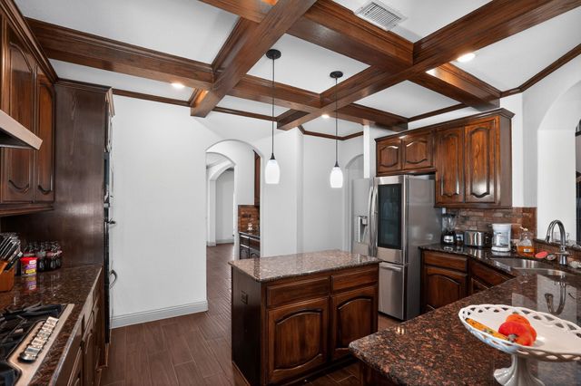 6500 Belhaven Drive, Fort Worth, TX 76123