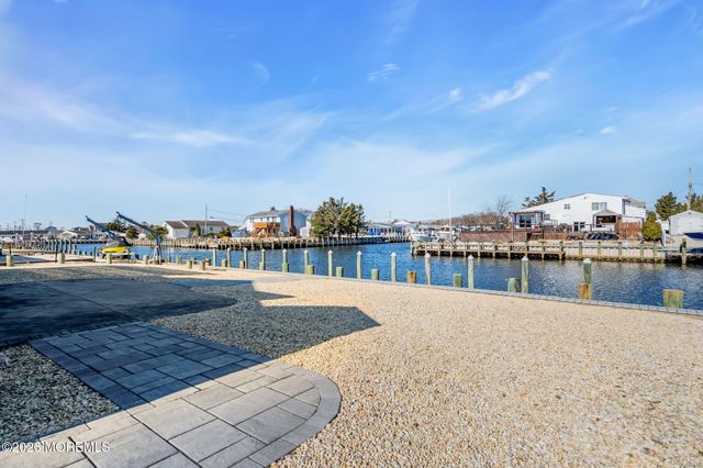 109 Englewood Avenue, Barnegat, NJ 08005