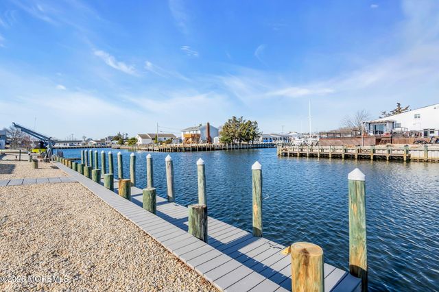 109 Englewood Avenue, Barnegat, NJ 08005
