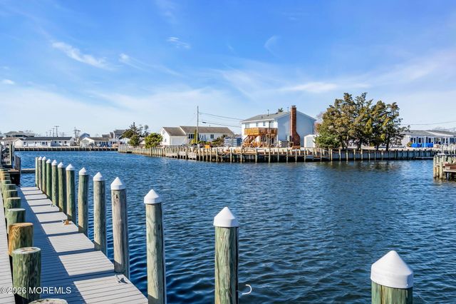 109 Englewood Avenue, Barnegat, NJ 08005