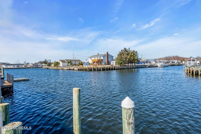 109 Englewood Avenue, Barnegat, NJ 08005