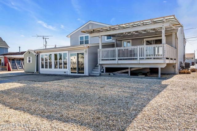 109 Englewood Avenue, Barnegat, NJ 08005