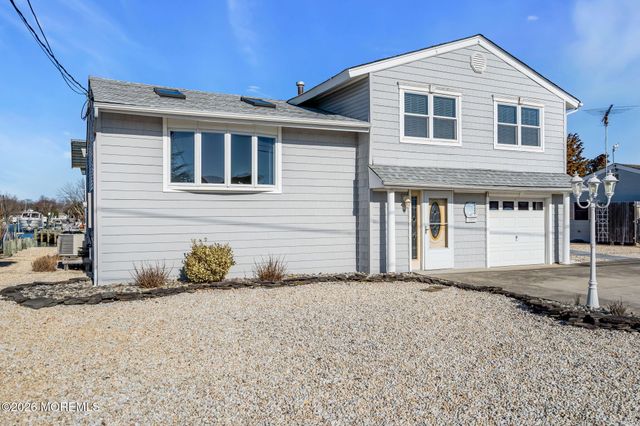 109 Englewood Avenue, Barnegat, NJ 08005