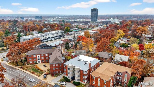 907 S Hanley Road 5, Clayton, MO 63105