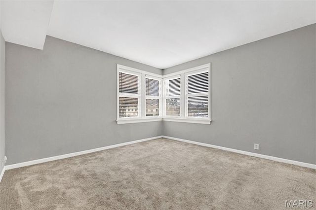 907 S Hanley Road 5, Clayton, MO 63105