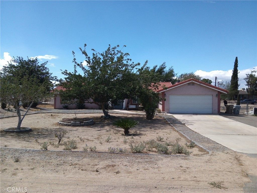 11490 4th Ave, Hesperia, CA 92345