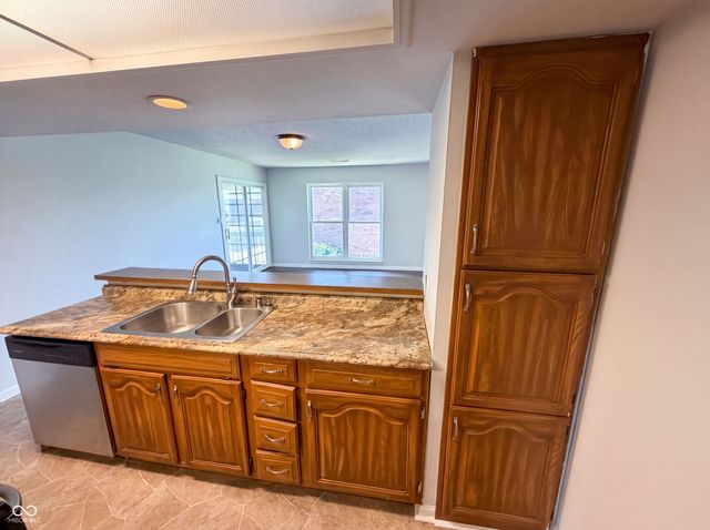 3135 E 52nd Street UNIT E, Indianapolis, IN 46205