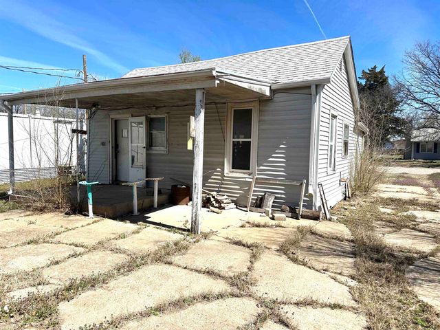 1027 N 5th St, Salina, KS 67401