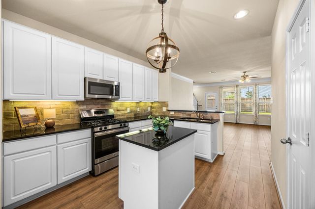 2922 Coachmaker Trail, Rosenberg, TX 77471