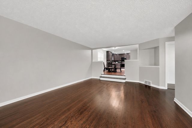 10320 Laramie Avenue, Oak Lawn, IL 60453