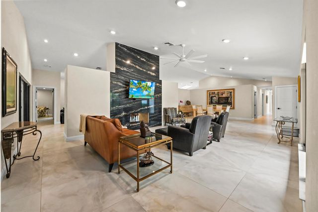 13067 Doubletree Circle, Wellington, FL 33414