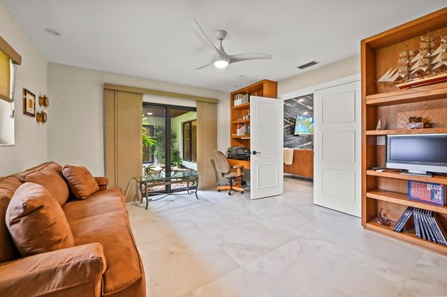 13067 Doubletree Circle, Wellington, FL 33414
