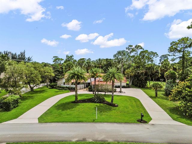 13067 Doubletree Circle, Wellington, FL 33414