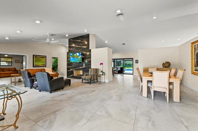 13067 Doubletree Circle, Wellington, FL 33414