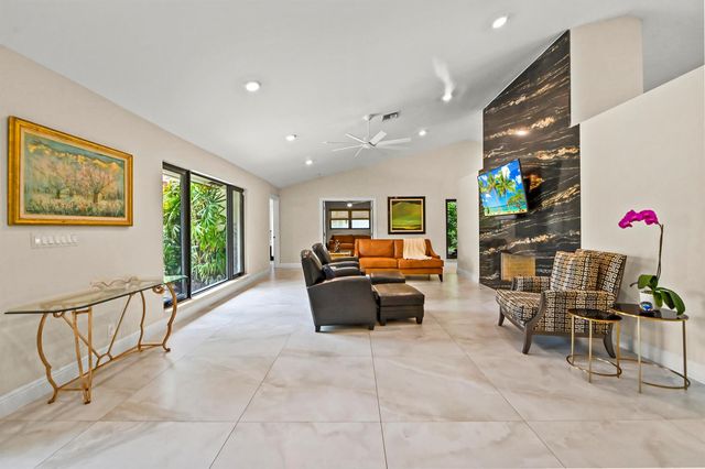 13067 Doubletree Circle, Wellington, FL 33414