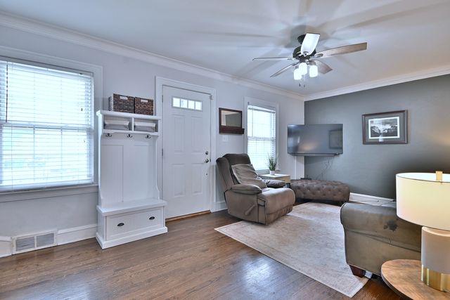 6727 N Oketo Avenue, Chicago, IL 60631
