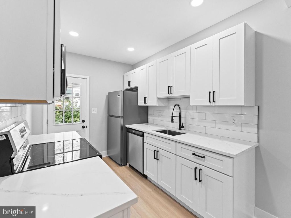 905 MARLYN RD, PHILADELPHIA, PA 19151 — exterior