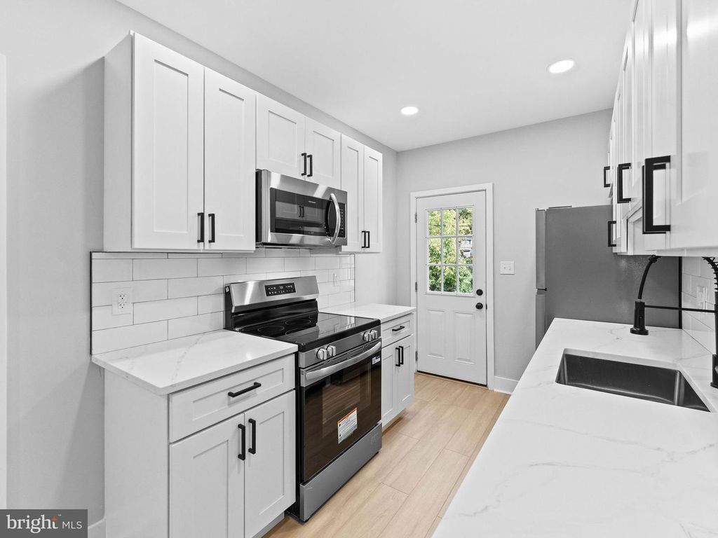 905 MARLYN RD, PHILADELPHIA, PA 19151 — photo 2