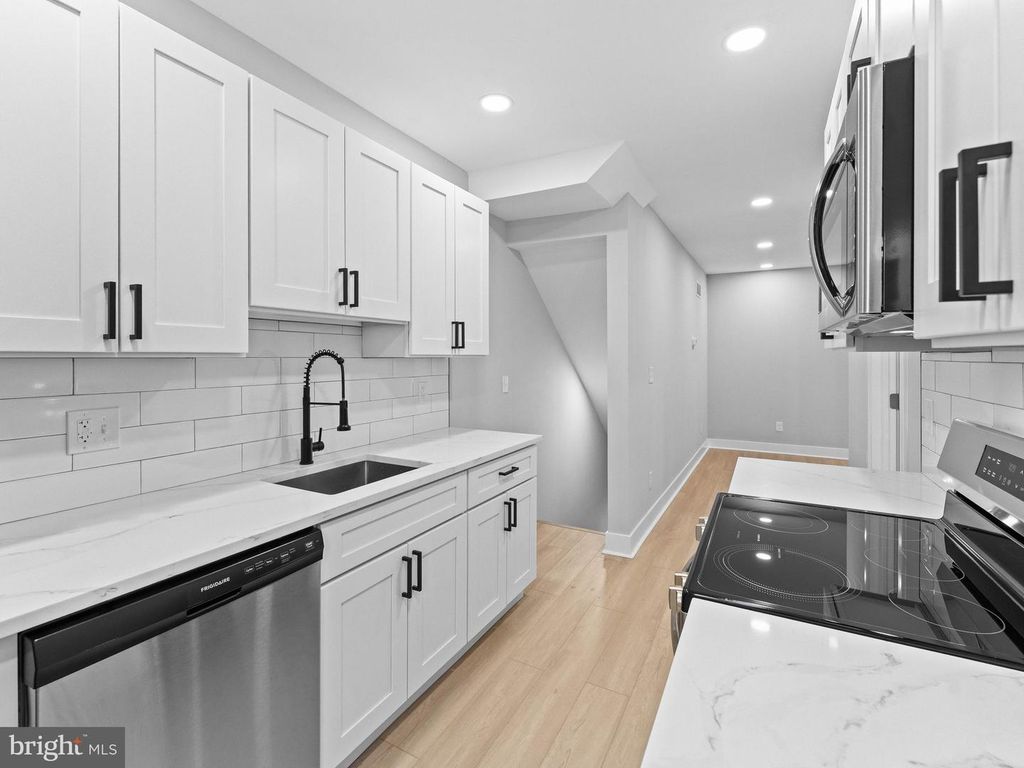 905 MARLYN RD, PHILADELPHIA, PA 19151 — photo 3