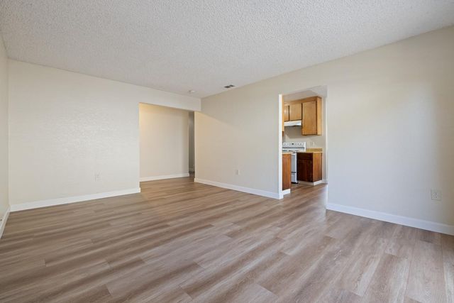 622 Blossom Dr, Manteca, CA 95336