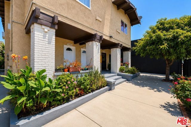 1242 S Kingsley Drive, Los Angeles, CA 90006