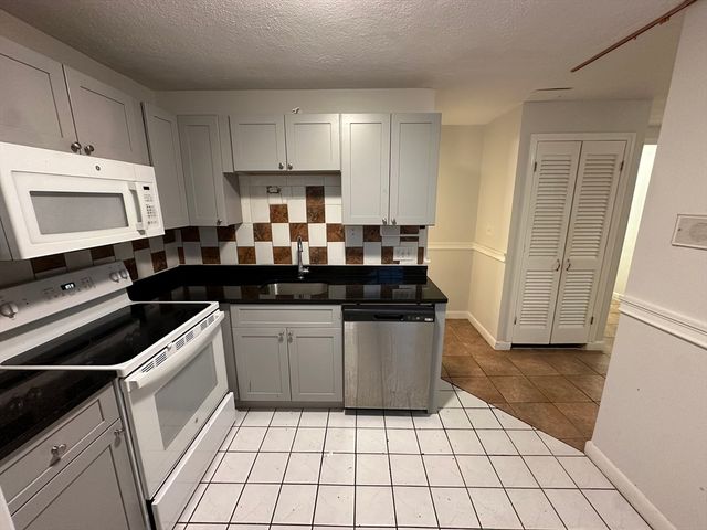 32 Annese Rd 1, Chelsea, MA 02150