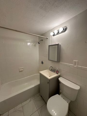 32 Annese Rd 1, Chelsea, MA 02150