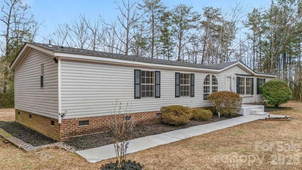 40348 Barnhardt Road, New London, NC 28127