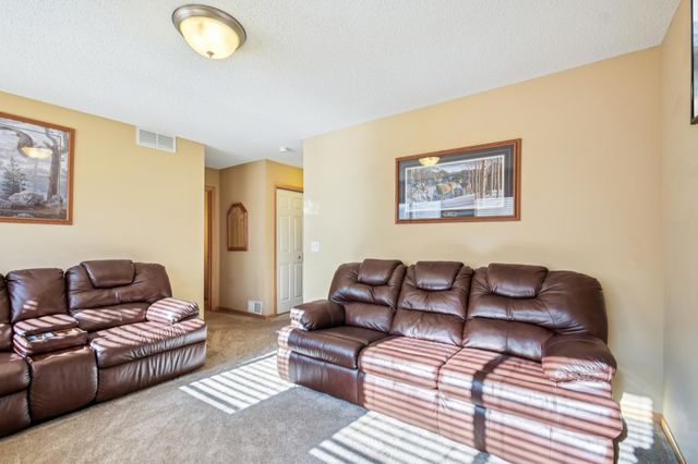 3114 Frontier Drive, Woodbury, MN 55129