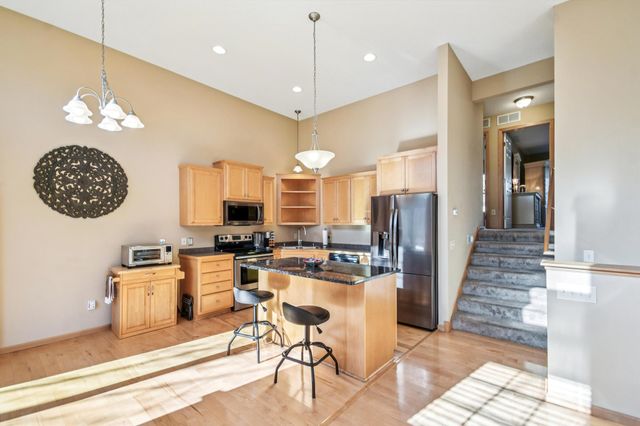 3114 Frontier Drive, Woodbury, MN 55129