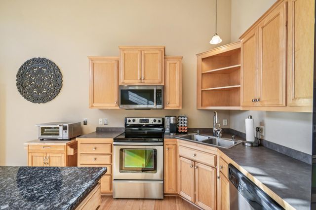 3114 Frontier Drive, Woodbury, MN 55129