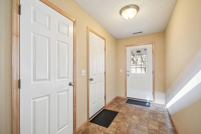 3114 Frontier Drive, Woodbury, MN 55129