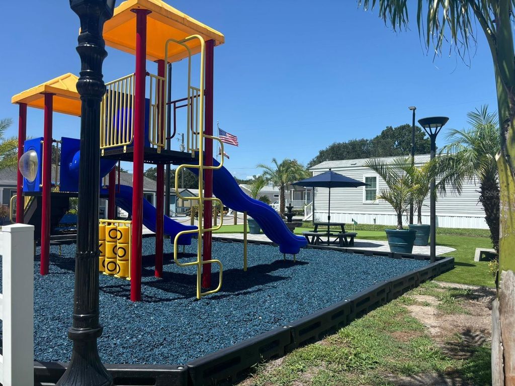Image 8 of property listing at 2729 CAMPER AVENUE, Kissimmee, FL 34744