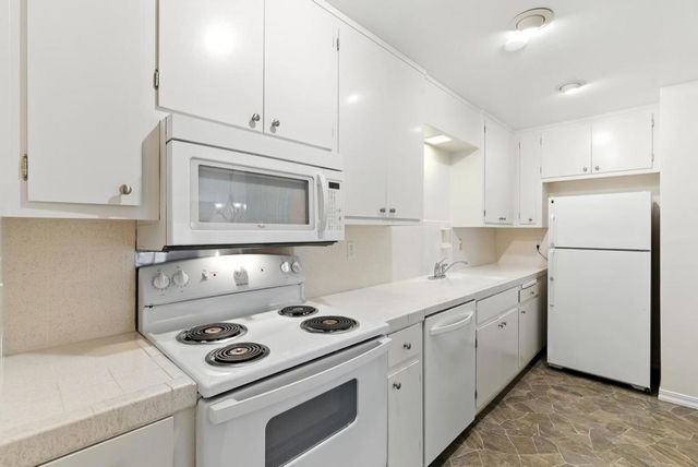 728 Elm 205, San Carlos, CA 94070