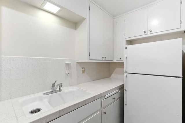 728 Elm 205, San Carlos, CA 94070