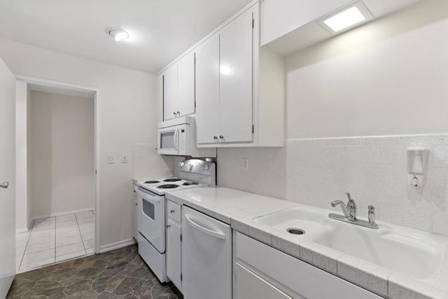 728 Elm 205, San Carlos, CA 94070