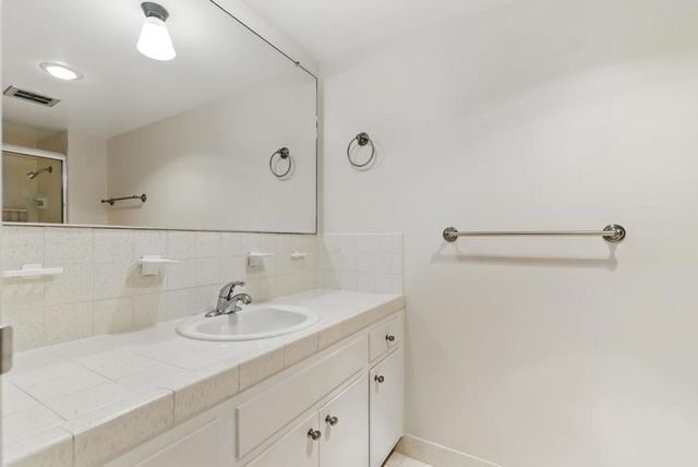 728 Elm 205, San Carlos, CA 94070