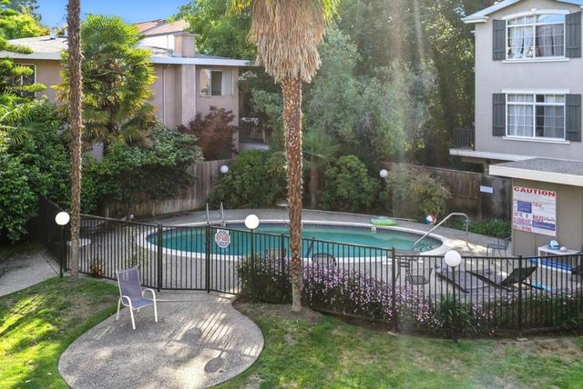 728 Elm 205, San Carlos, CA 94070