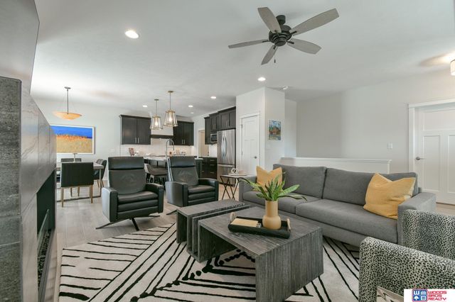 7027 Fernhill Place, Lincoln, NE 68516