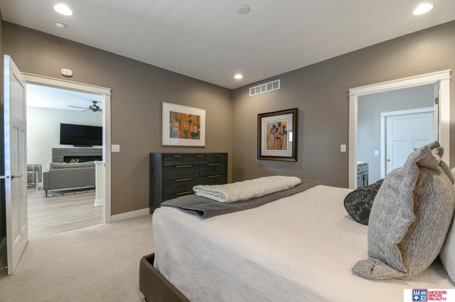 7027 Fernhill Place, Lincoln, NE 68516