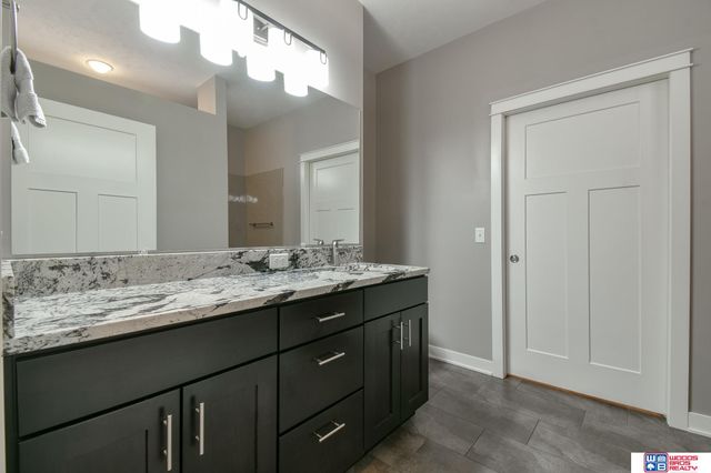 7027 Fernhill Place, Lincoln, NE 68516