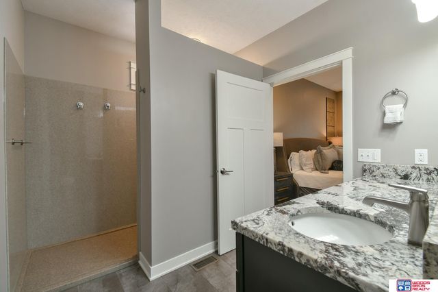 7027 Fernhill Place, Lincoln, NE 68516