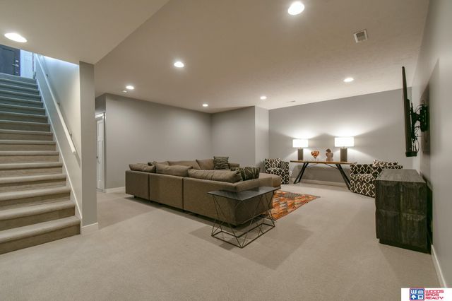 7027 Fernhill Place, Lincoln, NE 68516