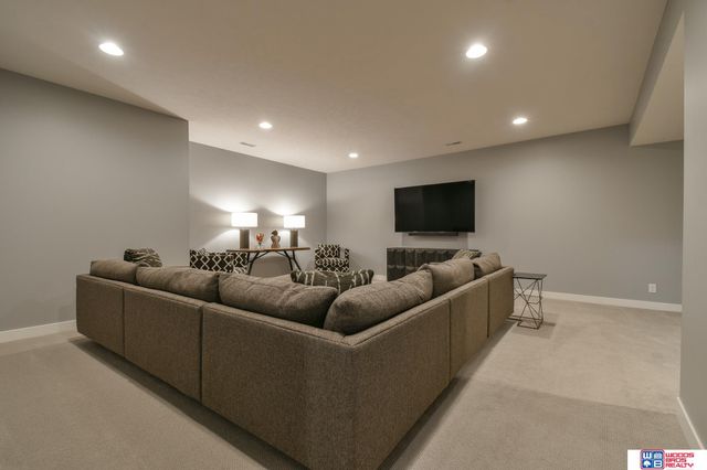 7027 Fernhill Place, Lincoln, NE 68516