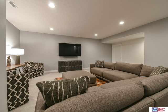 7027 Fernhill Place, Lincoln, NE 68516