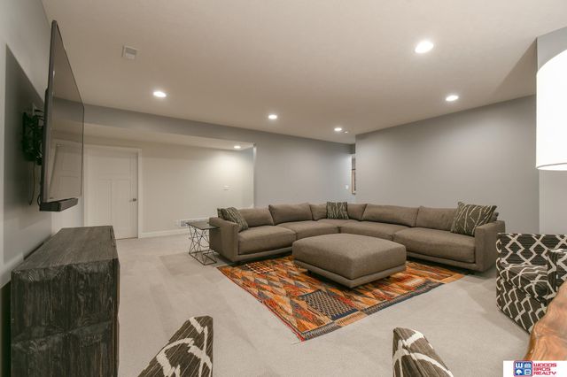 7027 Fernhill Place, Lincoln, NE 68516