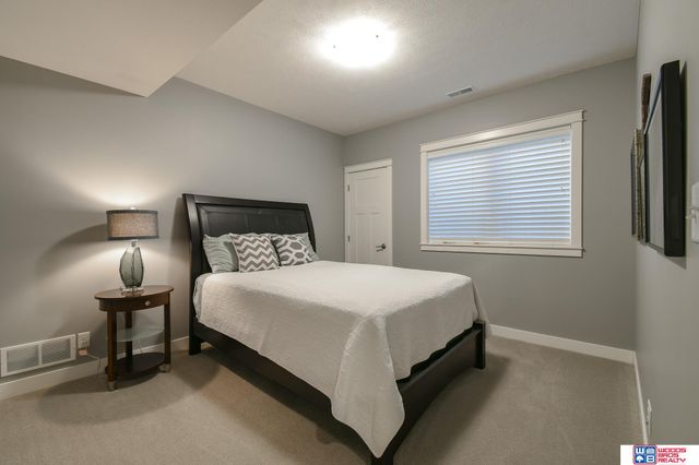 7027 Fernhill Place, Lincoln, NE 68516