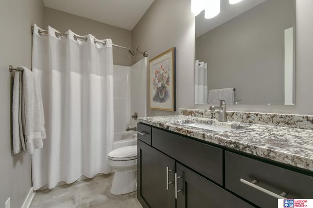 7027 Fernhill Place, Lincoln, NE 68516